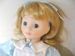 alice with bear main_02